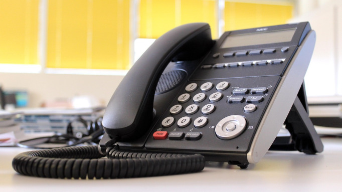 Téléphone IP professionnel et standard UCM